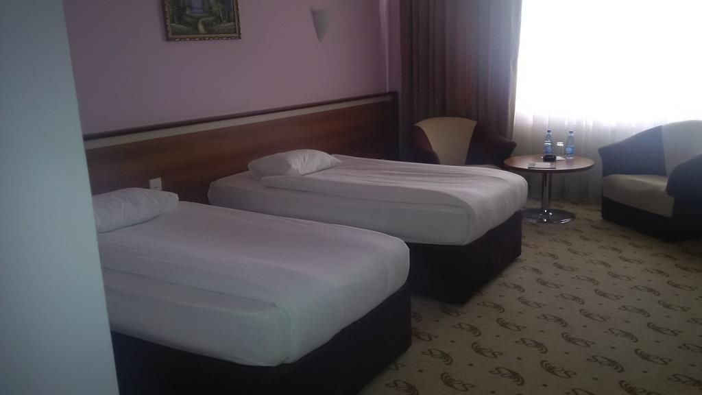 River Side Hotel Mingachevir Chambre photo