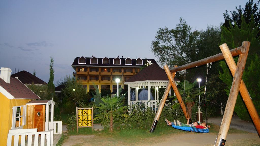 River Side Hotel Mingachevir Extérieur photo