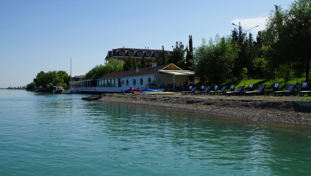 River Side Hotel Mingachevir Extérieur photo