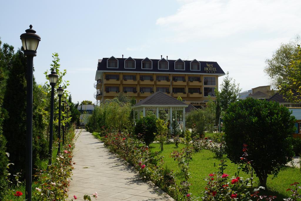 River Side Hotel Mingachevir Extérieur photo